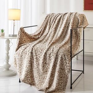 Leopard Print Plush Throw Blanket